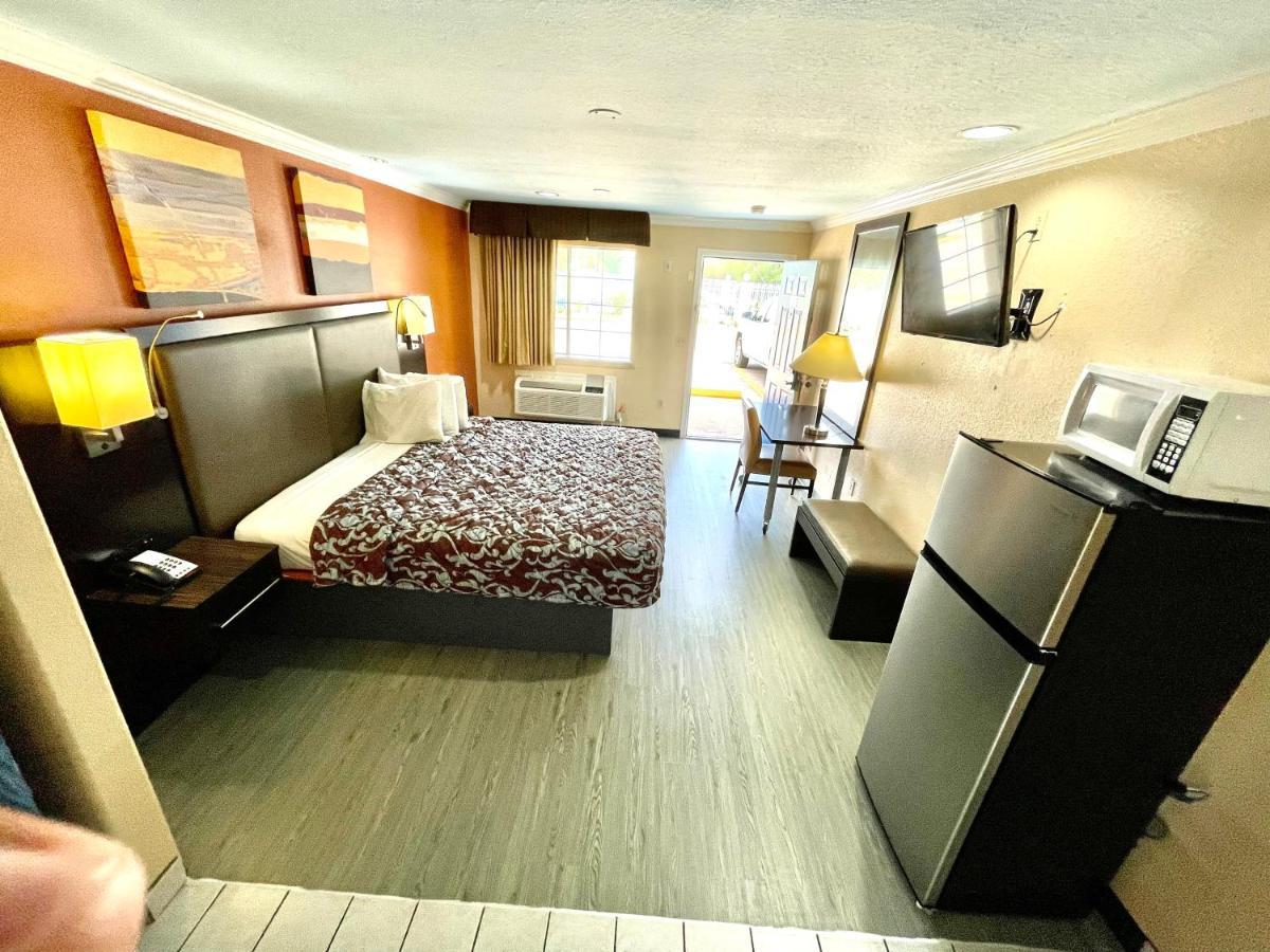 Luxury Inn 利伯蒂 外观 照片
